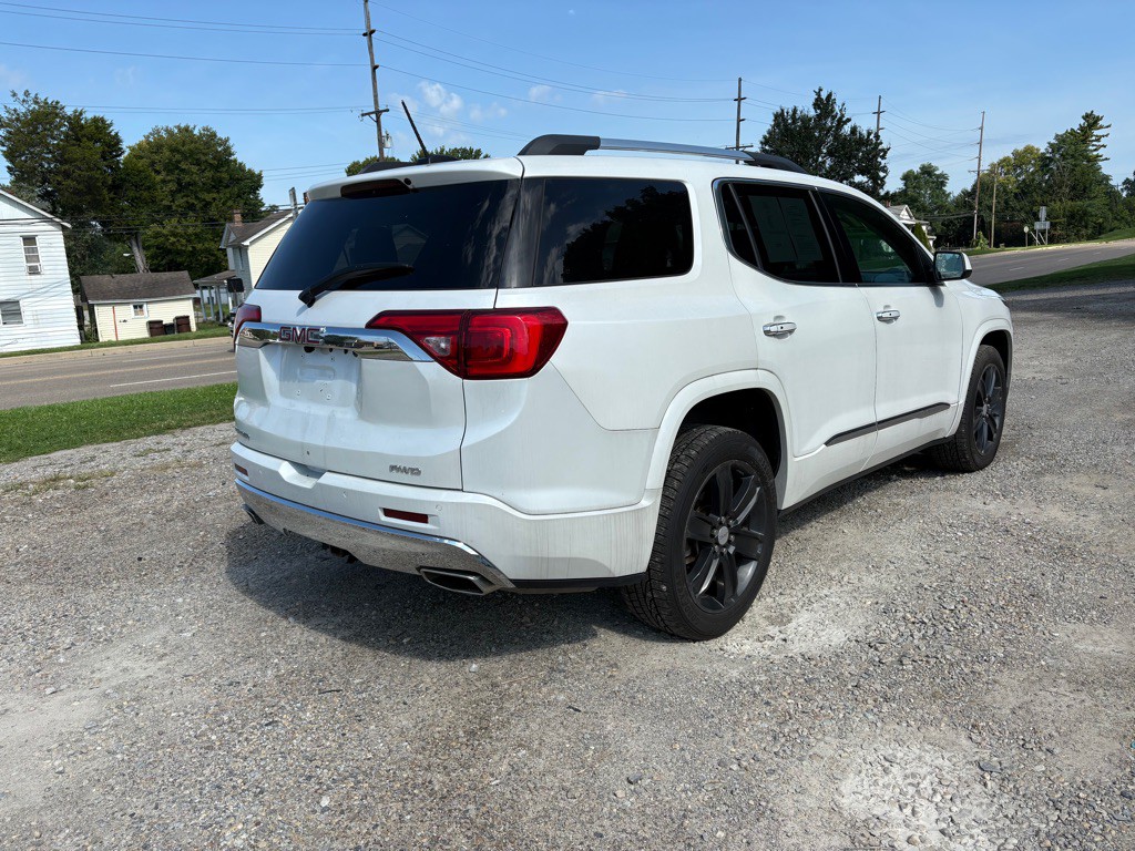 2017 GMC Acadia Image 6