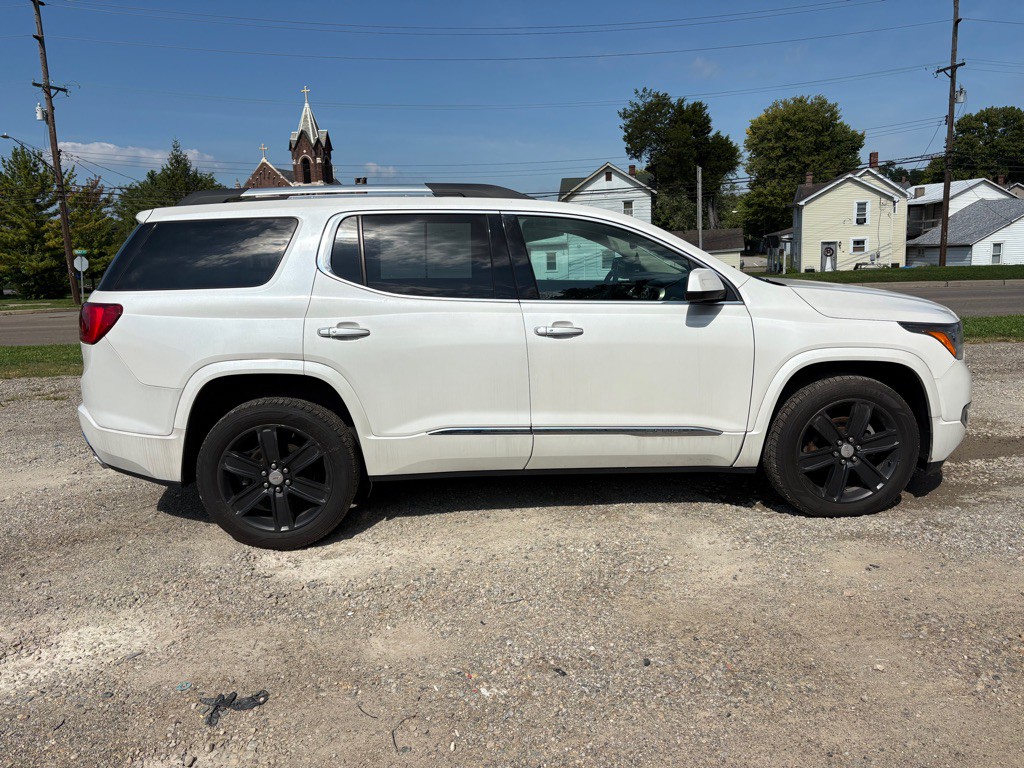 2017 GMC Acadia Image 7