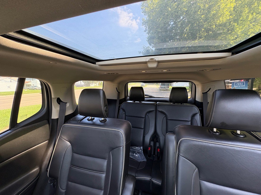 2017 GMC Acadia Image 16