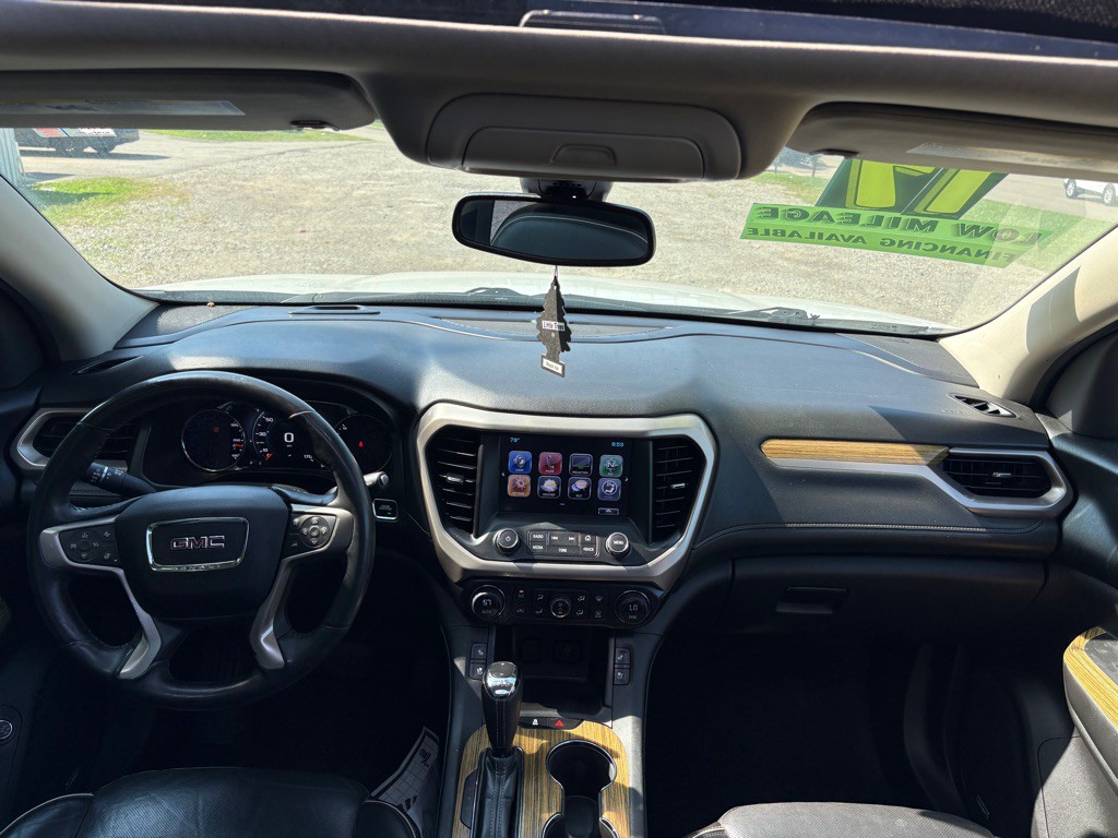 2017 GMC Acadia Image 19