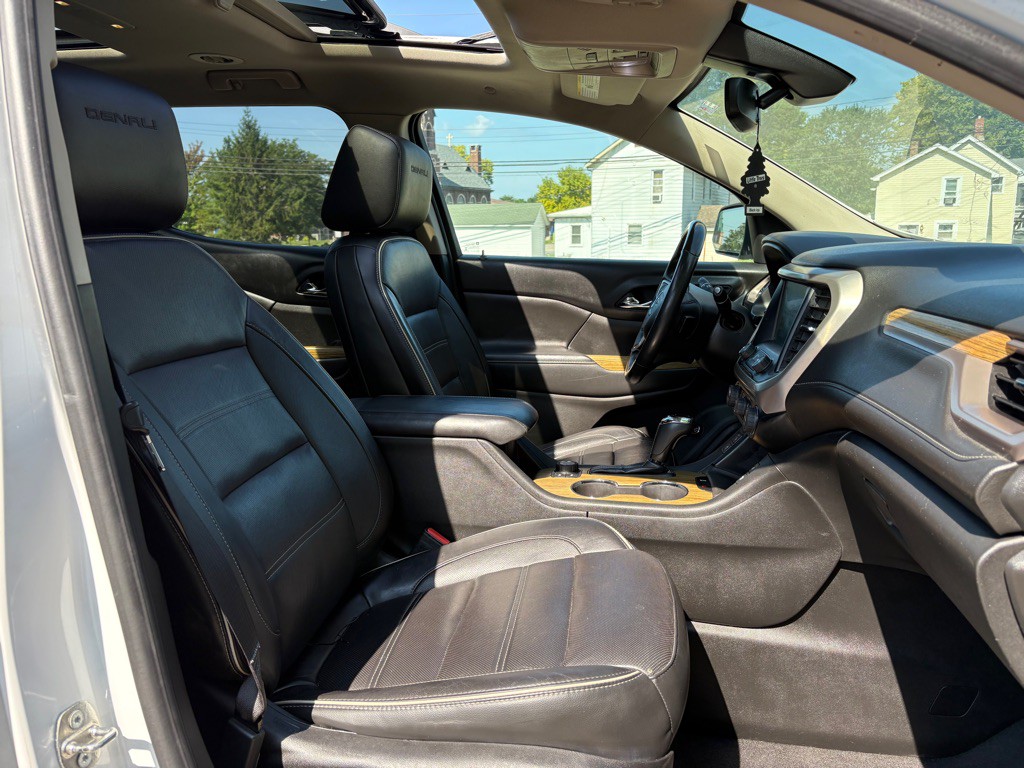 2017 GMC Acadia Image 22