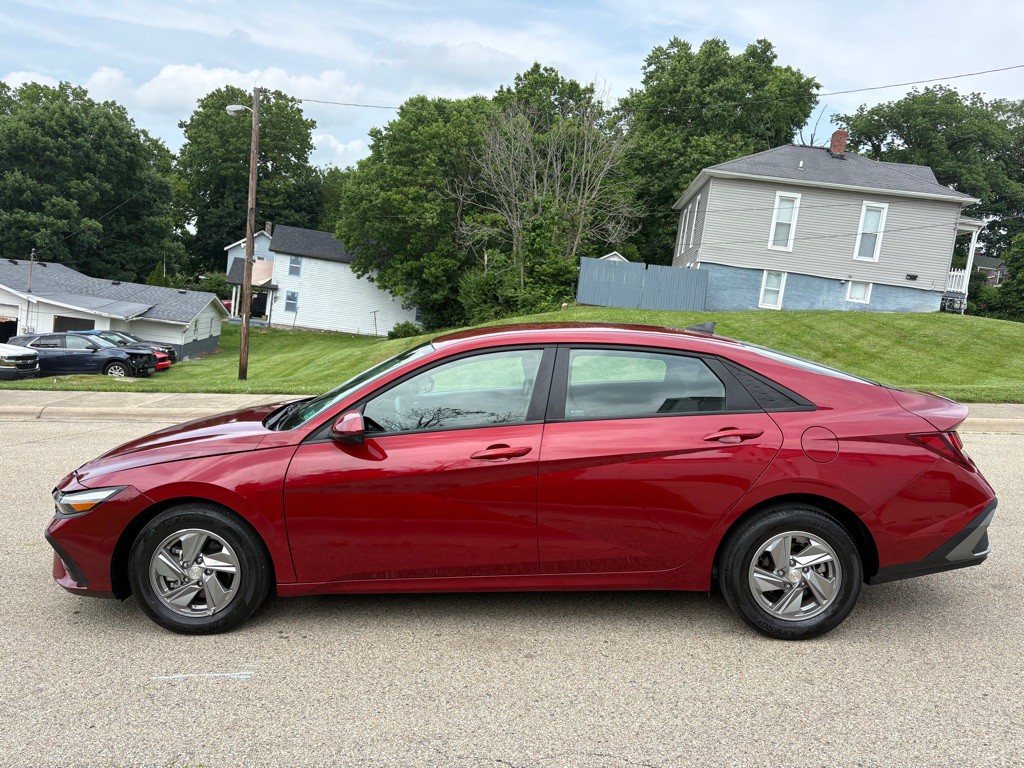 2025 Hyundai Elantra Image 4