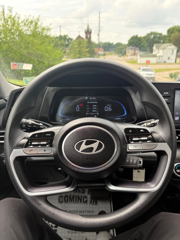 2025 Hyundai Elantra Image 10