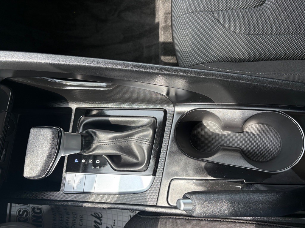 2025 Hyundai Elantra Image 15