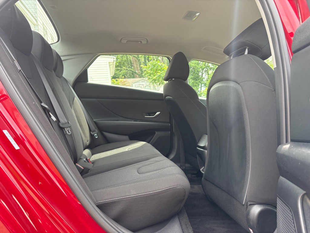 2025 Hyundai Elantra Image 18