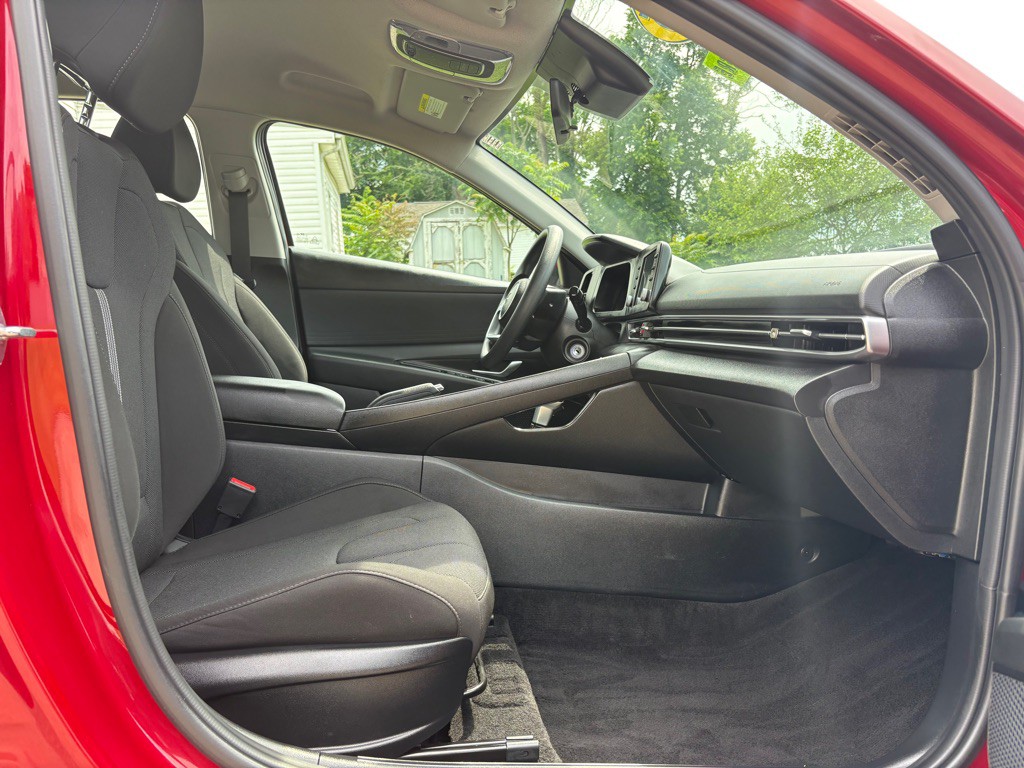 2025 Hyundai Elantra Image 19