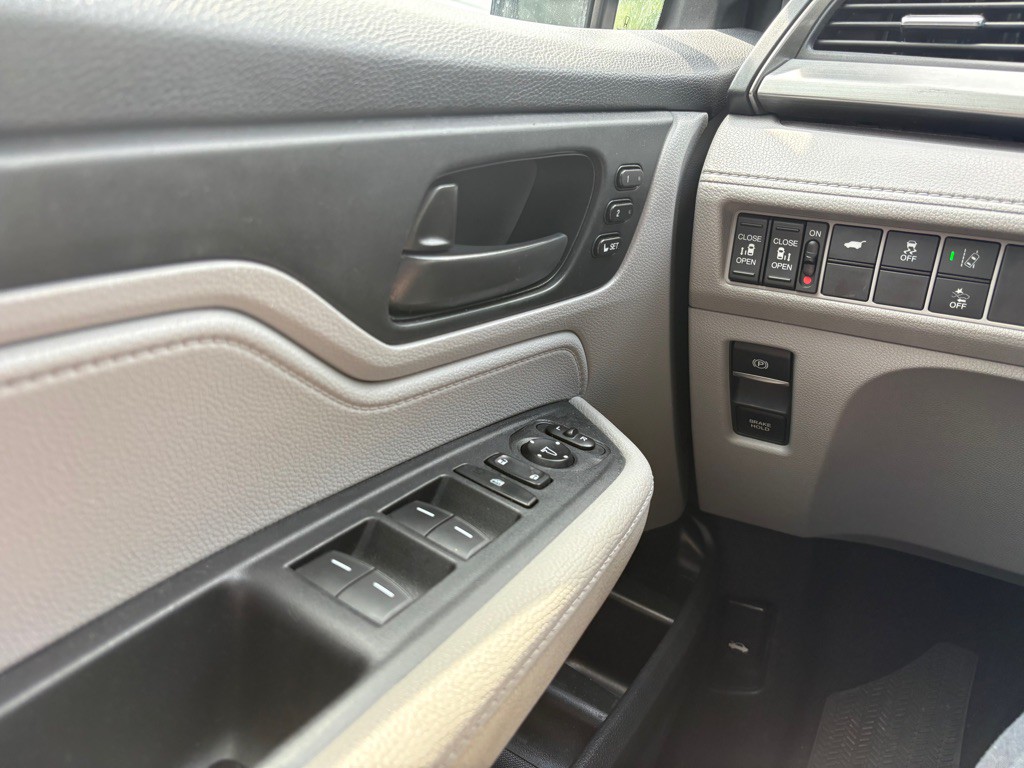 2018 Honda Odyssey Image 15
