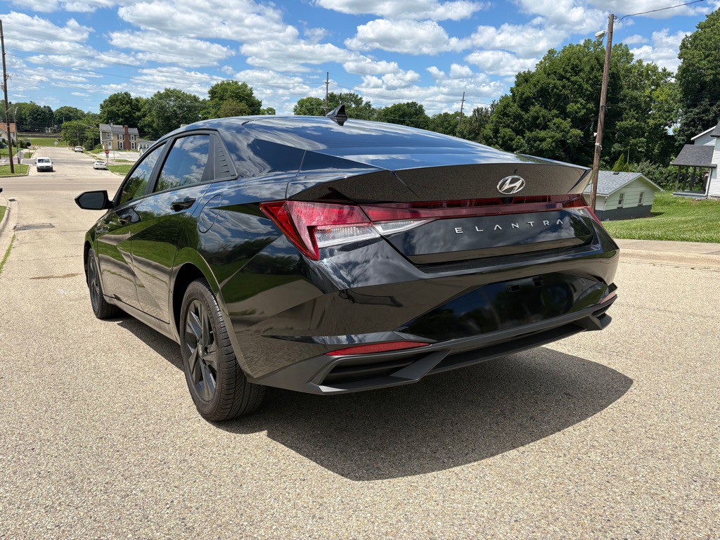 2023 Hyundai Elantra Image 4