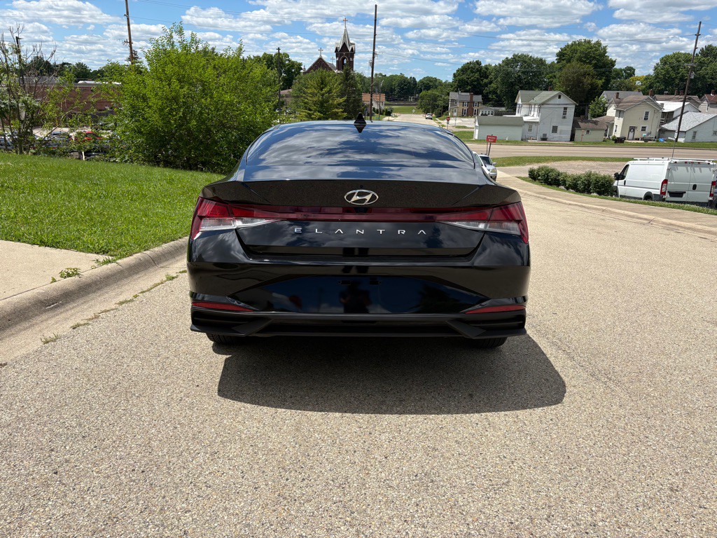 2023 Hyundai Elantra Image 5