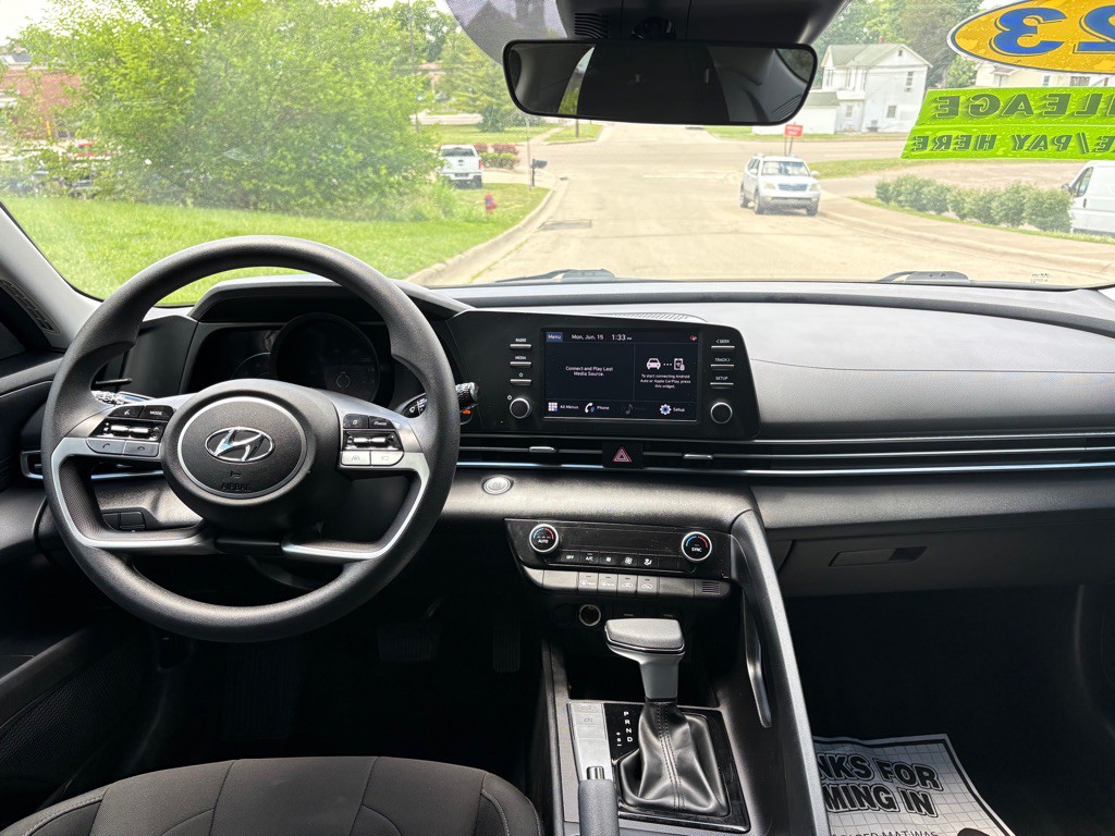 2023 Hyundai Elantra Image 9
