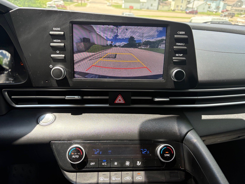 2023 Hyundai Elantra Image 11