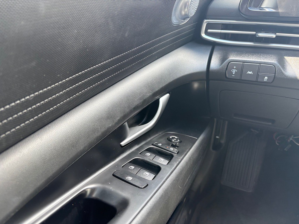 2023 Hyundai Elantra Image 12