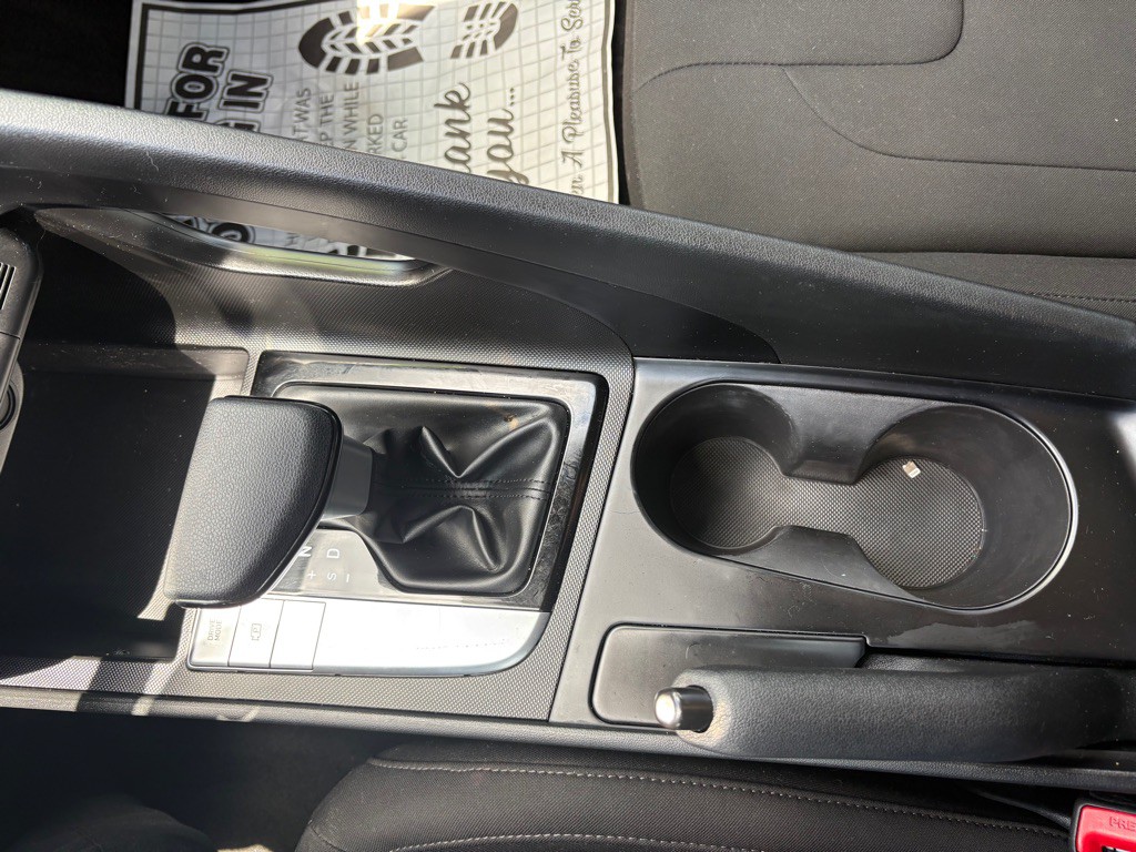 2023 Hyundai Elantra Image 13