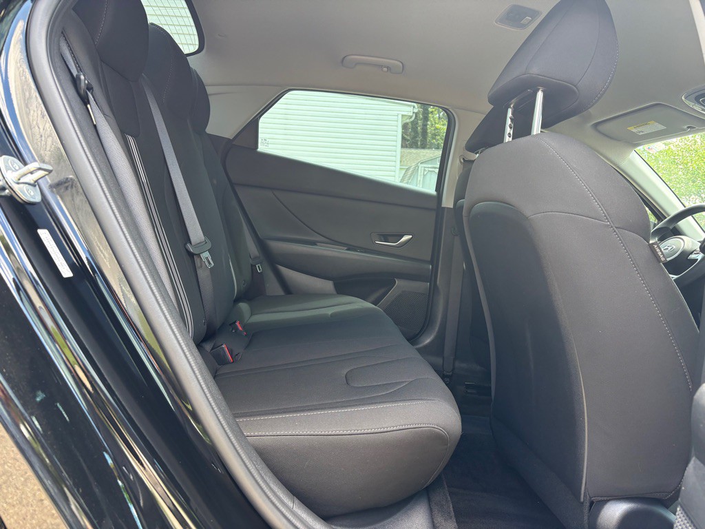 2023 Hyundai Elantra Image 16