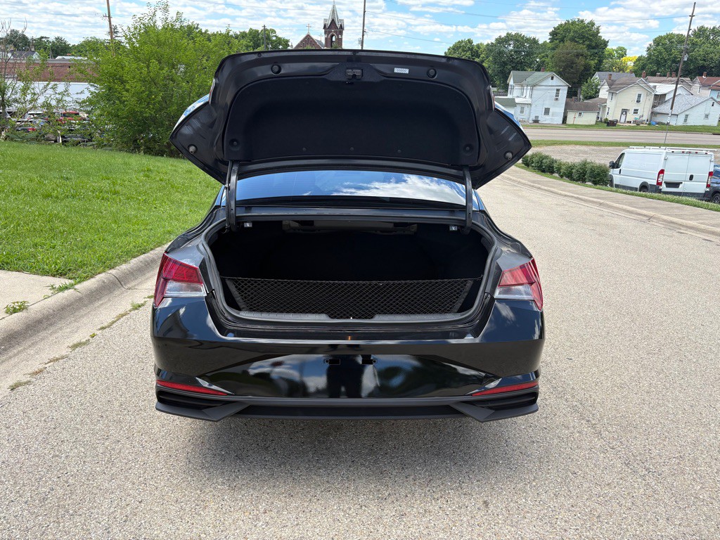 2023 Hyundai Elantra Image 18
