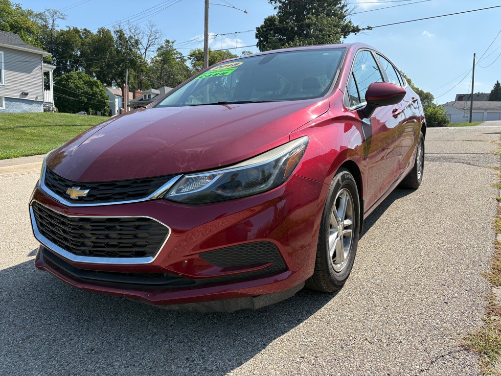 2018 Chevrolet Cruze Image 2