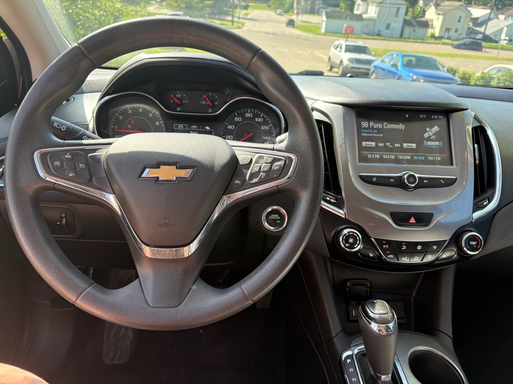 2018 Chevrolet Cruze Image 11