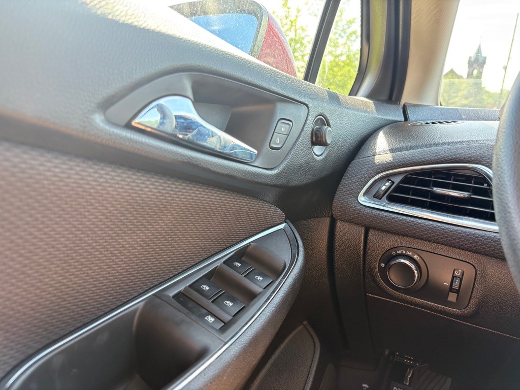 2018 Chevrolet Cruze Image 13