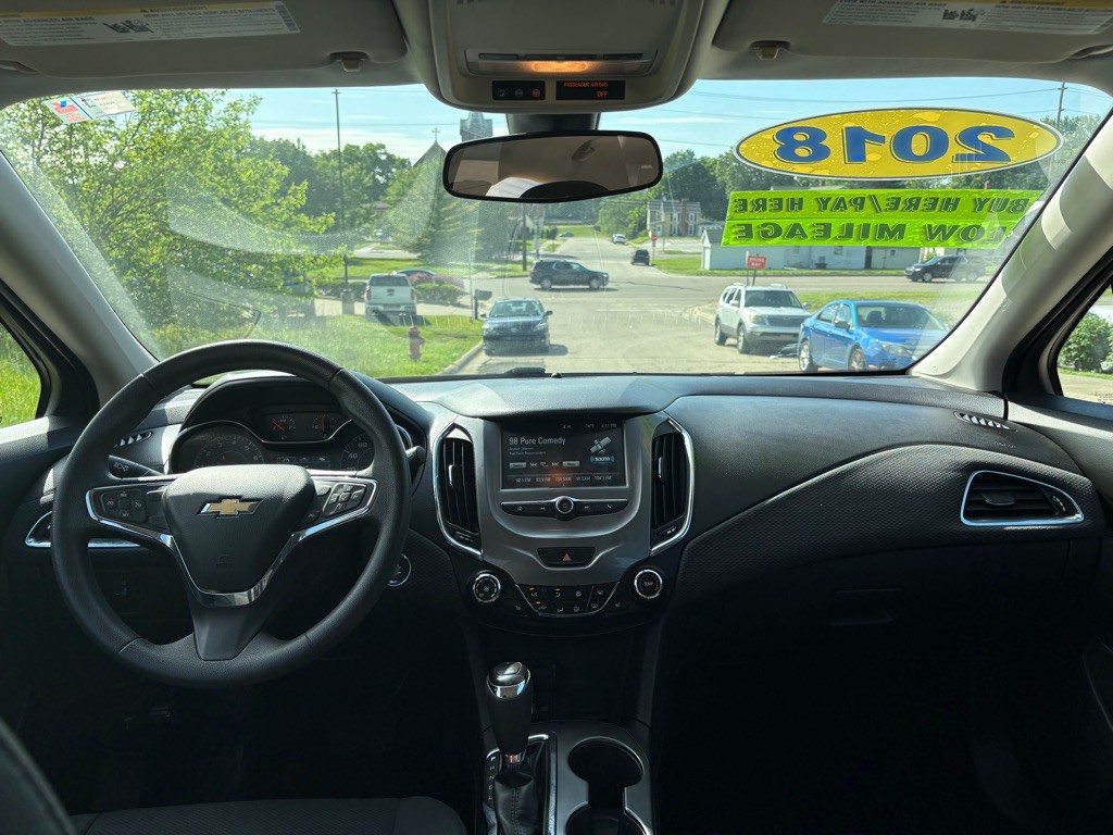 2018 Chevrolet Cruze Image 14