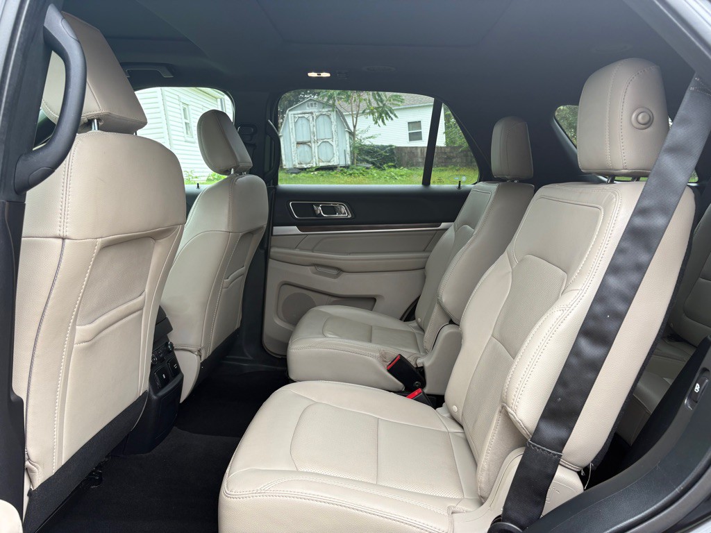 2018 Ford Explorer Image 17