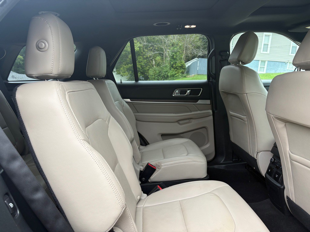2018 Ford Explorer Image 18