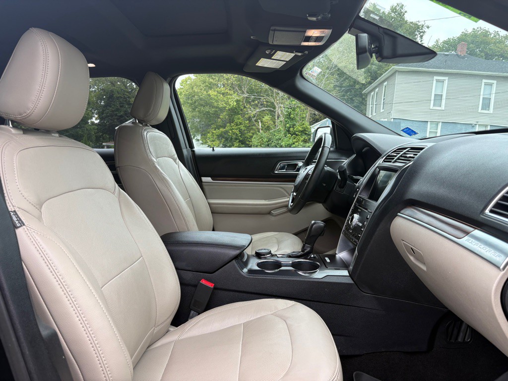 2018 Ford Explorer Image 19