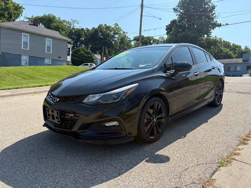 2017 Chevrolet Cruze Image 2