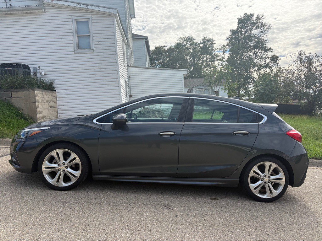 2017 Chevrolet Cruze Image 3