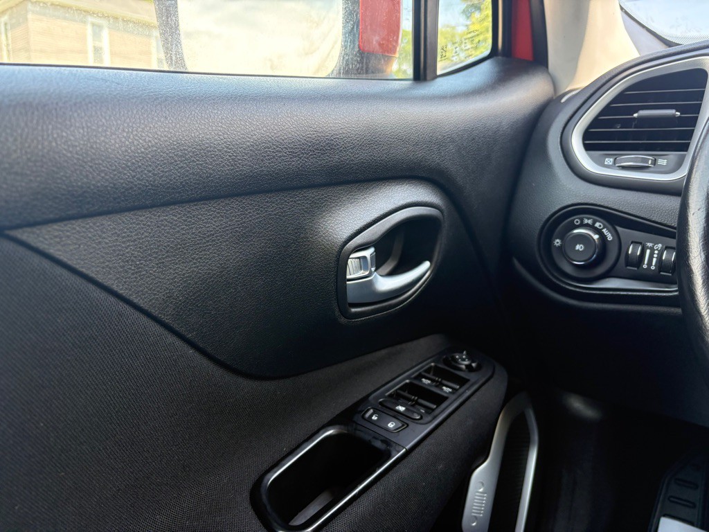 2019 Jeep Renegade Image 13