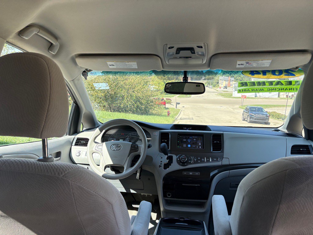 2014 Toyota Sienna Image 20
