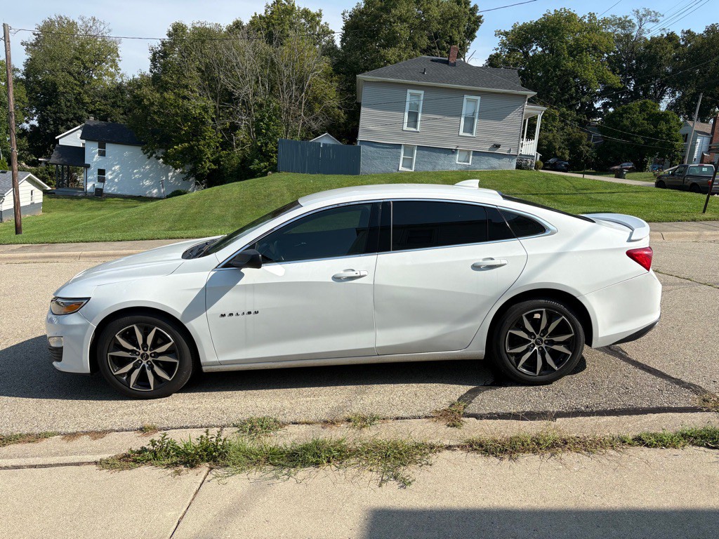 2020 Chevrolet Malibu Image 3