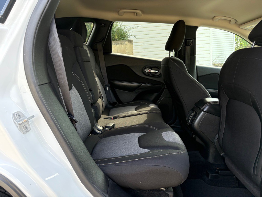 2014 Jeep Cherokee Image 18