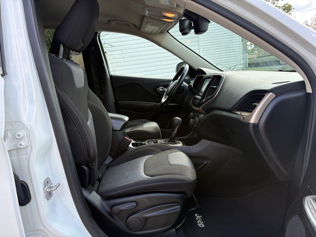 2014 Jeep Cherokee Image 21