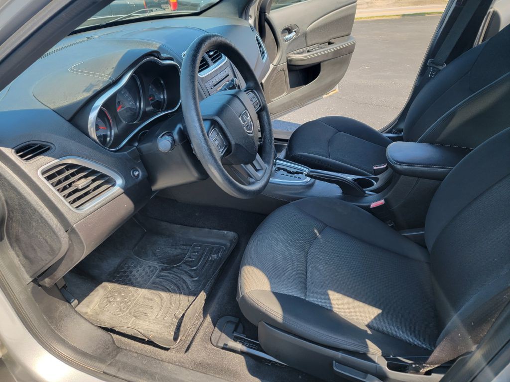 2013 Dodge Avenger Image 4