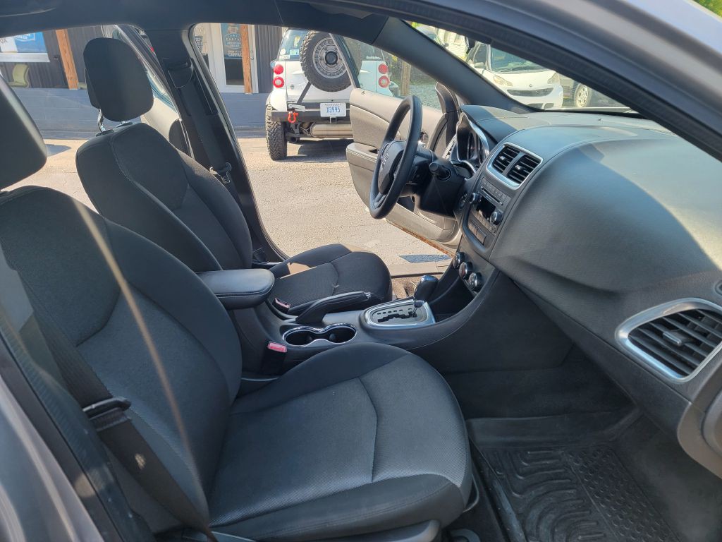 2013 Dodge Avenger Image 6