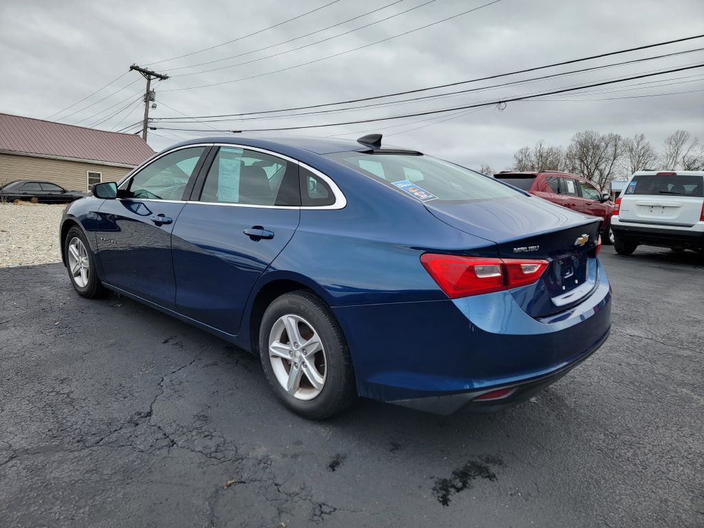 2019 Chevrolet Malibu Image 2
