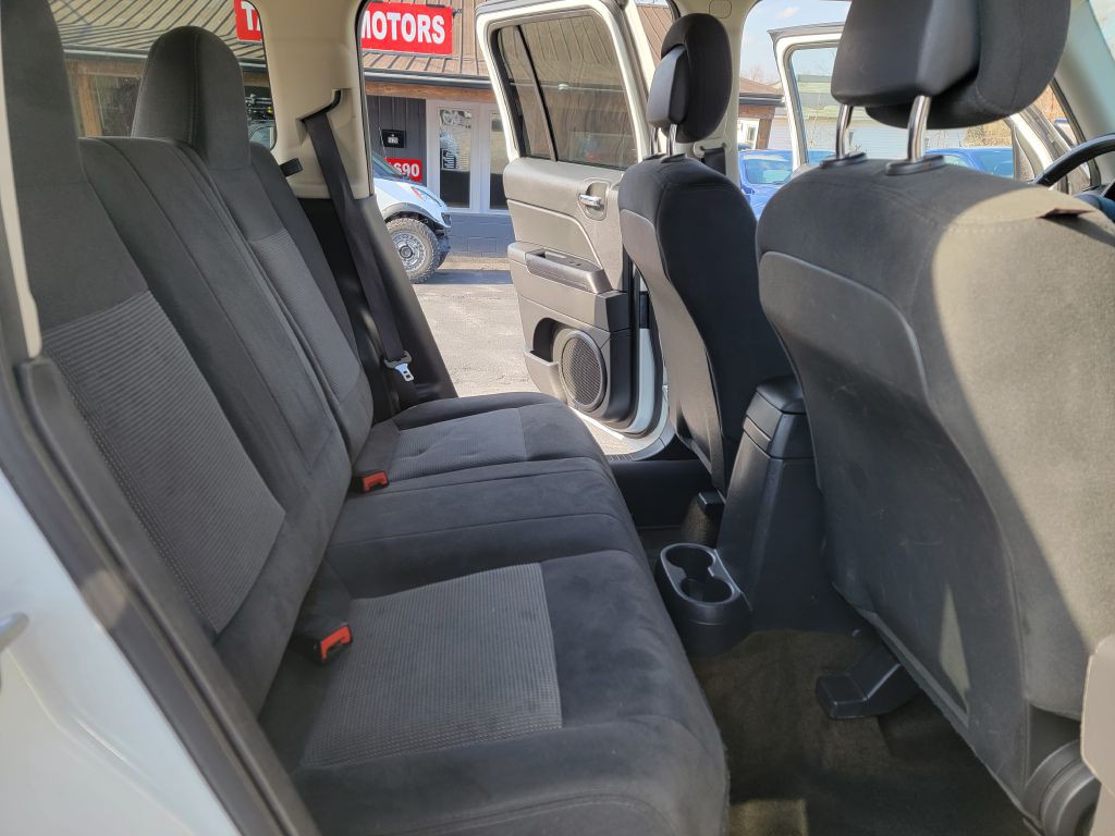 2016 Jeep Patriot Image 12