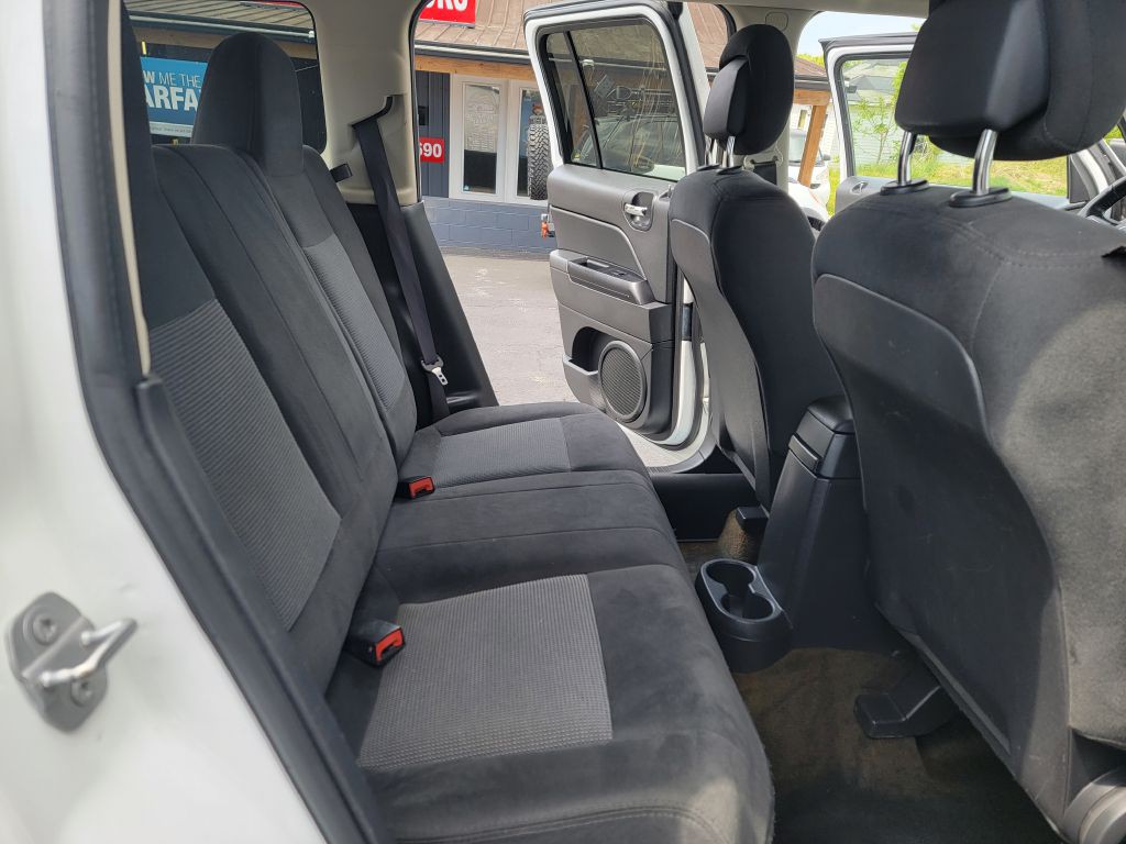 2016 Jeep Patriot Image 12