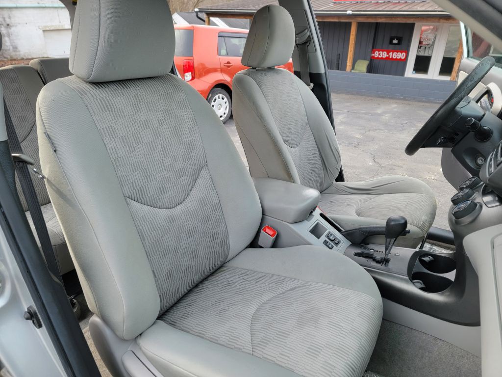 2012 Toyota Rav4 Image 8