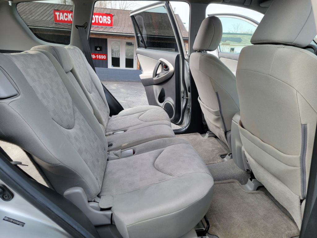 2012 Toyota Rav4 Image 9