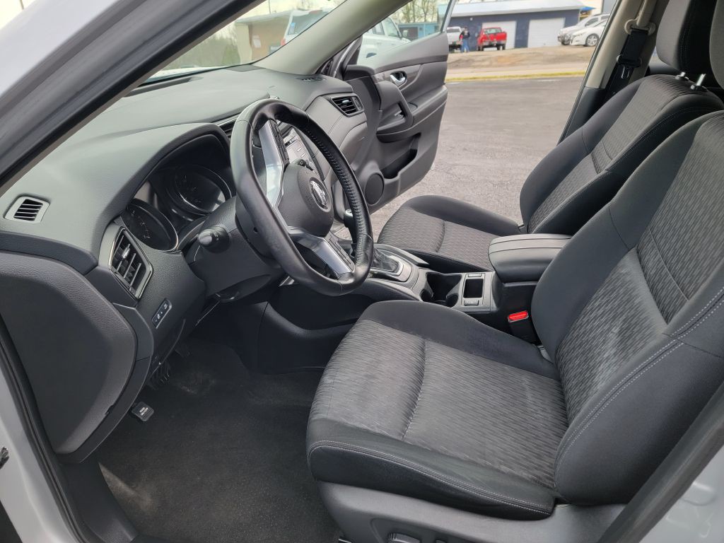 2017 Nissan Rogue Image 10