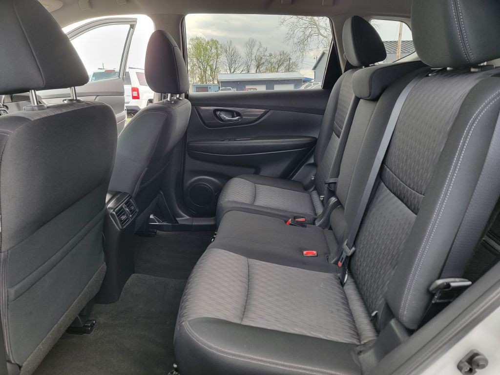 2017 Nissan Rogue Image 11