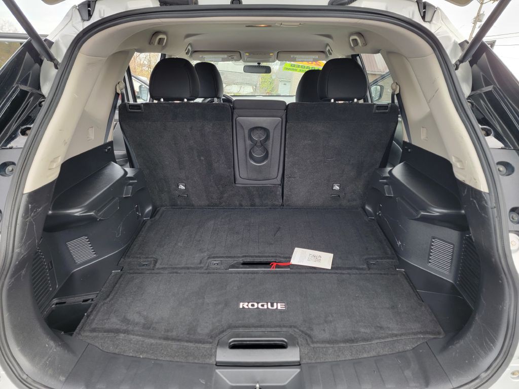 2017 Nissan Rogue Image 12