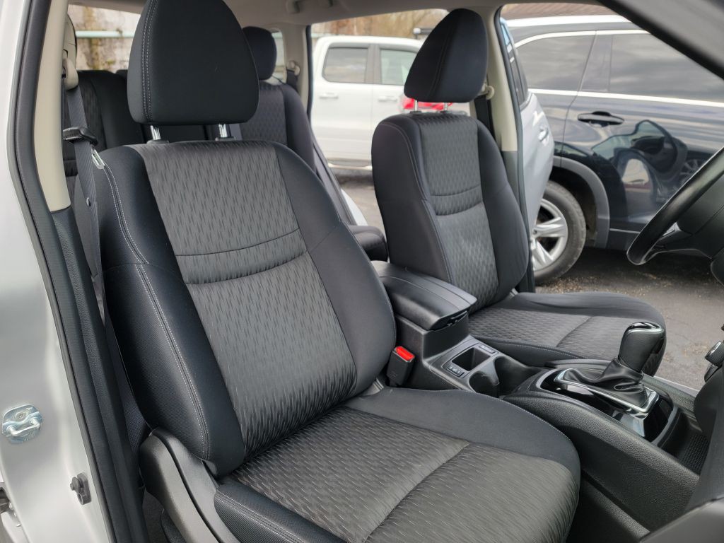 2017 Nissan Rogue Image 15