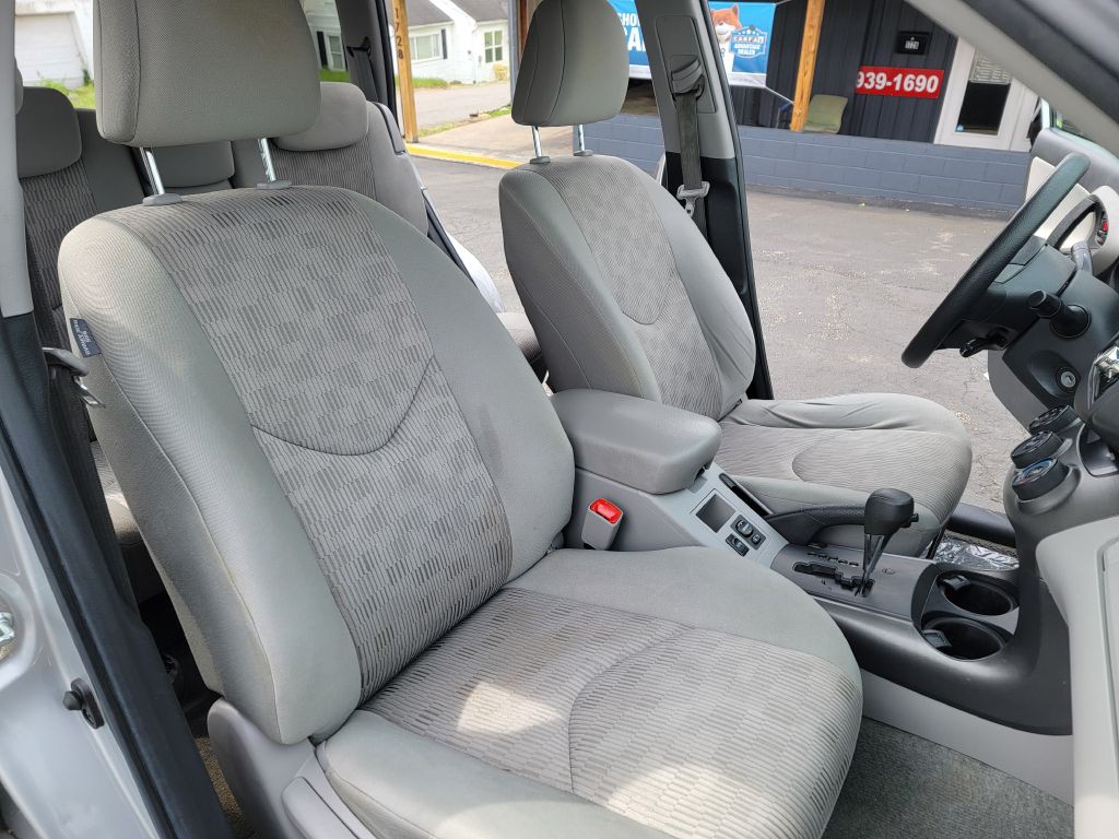 2011 Toyota Rav4 Image 9