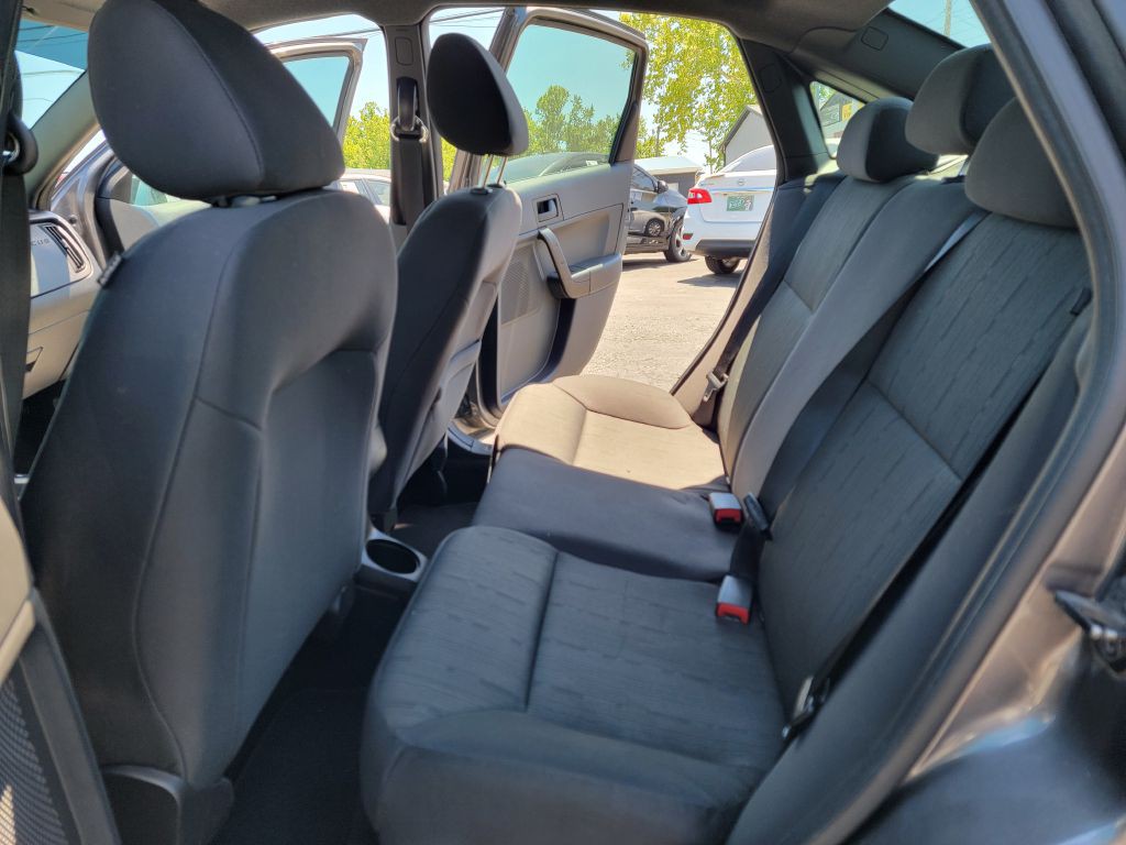 2011 Ford Focus Image 10