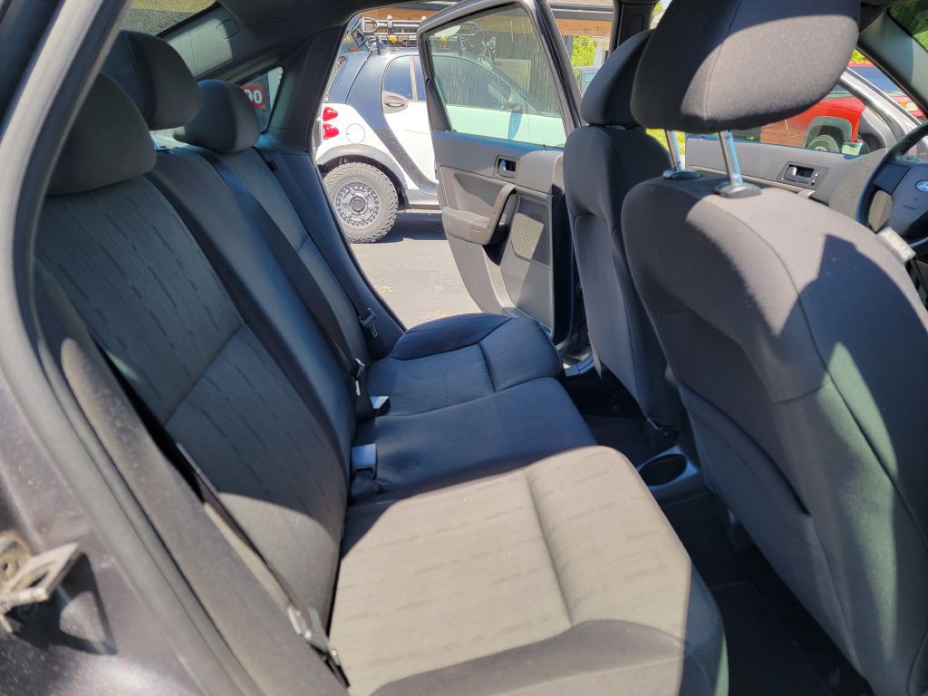 2011 Ford Focus Image 11