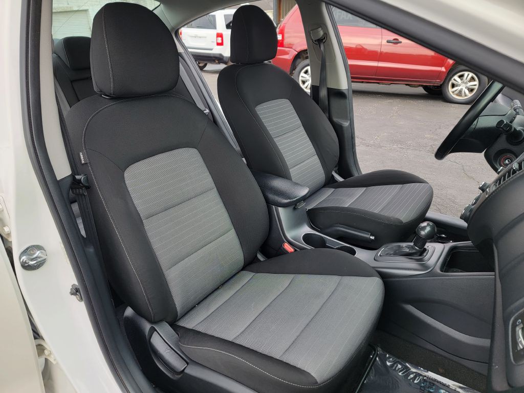 2016 Kia Forte Image 9