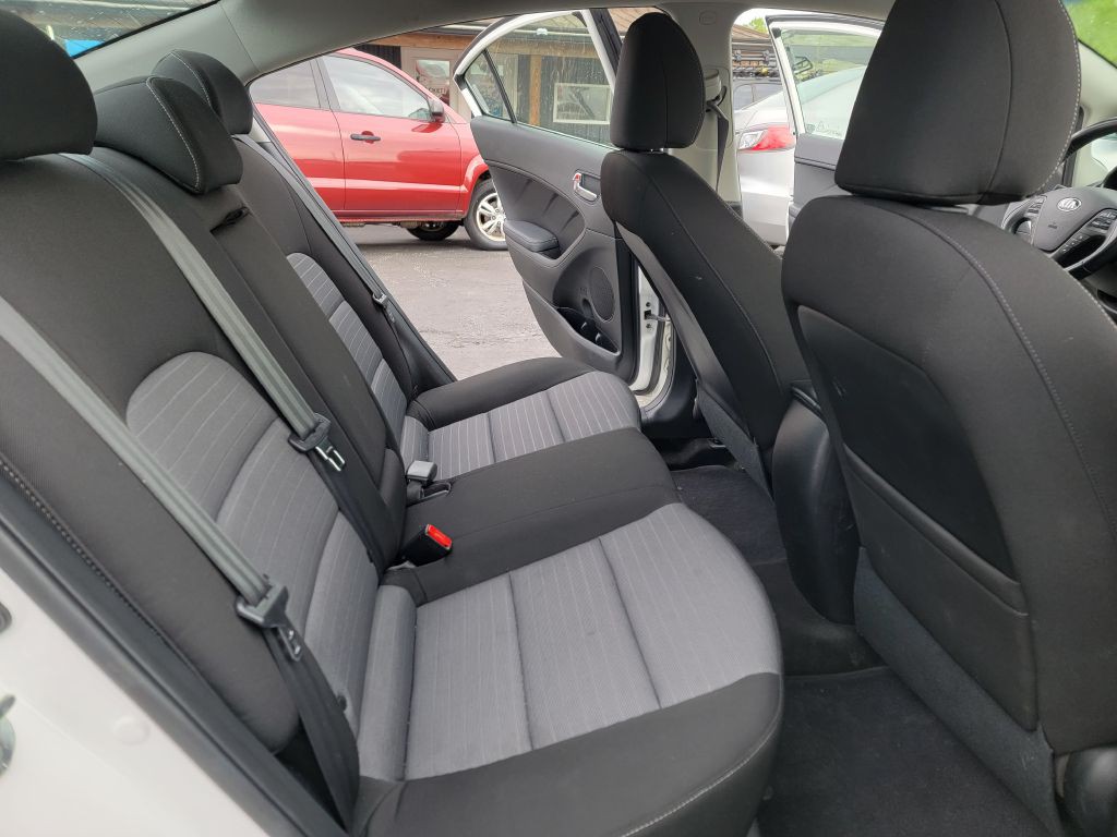 2016 Kia Forte Image 12