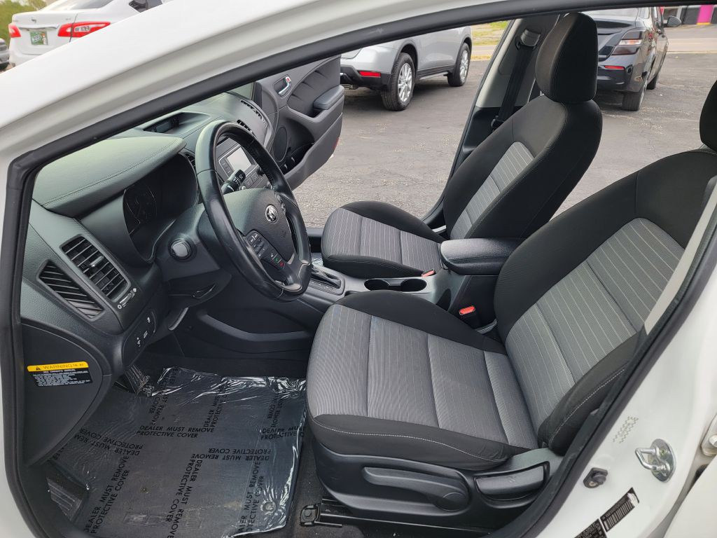 2016 Kia Forte Image 15